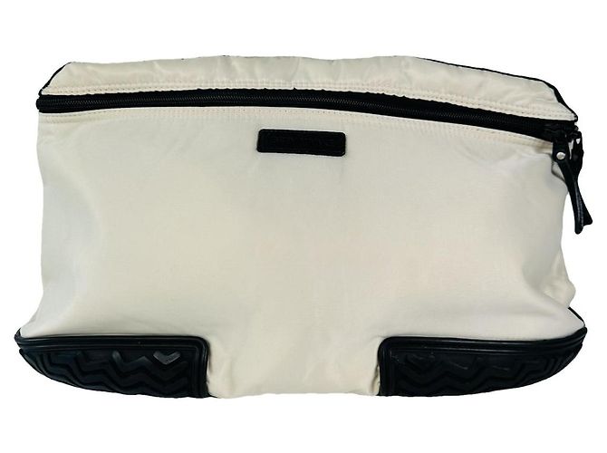 Bolsa de mão de plástico branco Issey Miyake