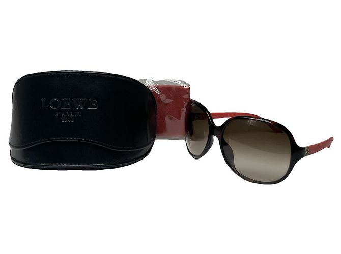 Gafas de sol de plástico negro Loewe