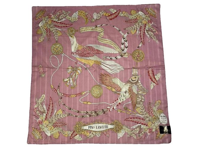 Autre Marque Unterschriftslose rosa Seidenschal Pink