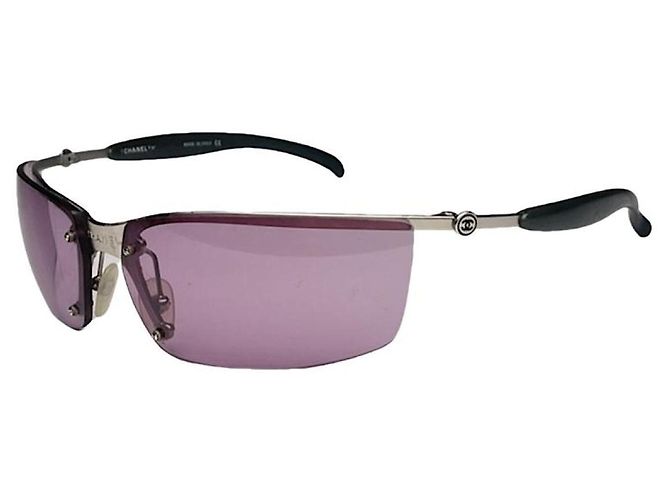Timeless Chanel lila Metallsonnenbrille
