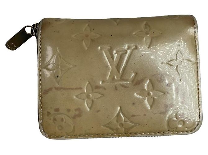 Louis Vuitton Zippy Geldbörse aus gelbem Leder
