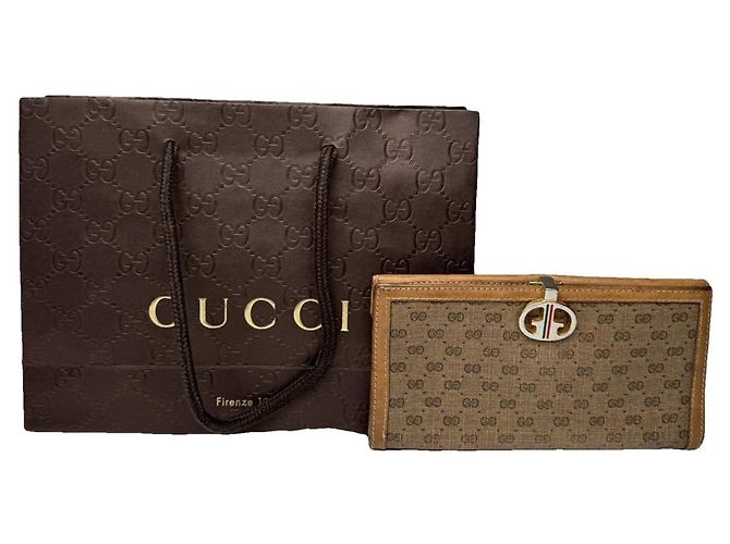 Cartera de cuero beige Gucci Marmont