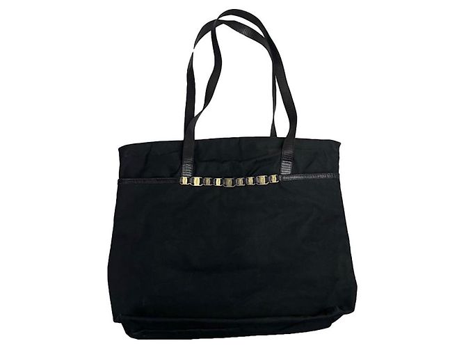 Schwarze Polyester-Handtasche Wanda von Salvatore Ferragamo