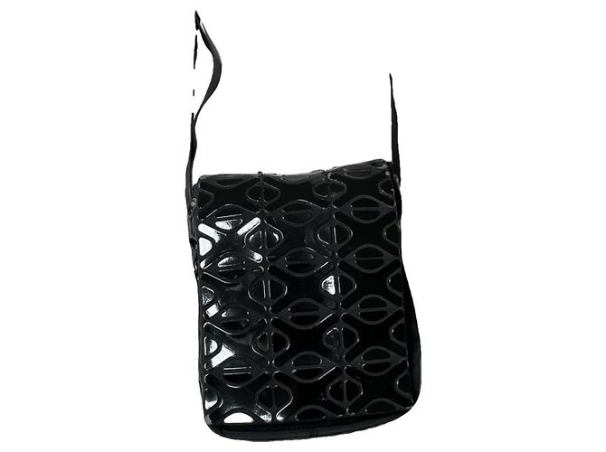 Pleats Please schwarze vegane Lederhandtasche