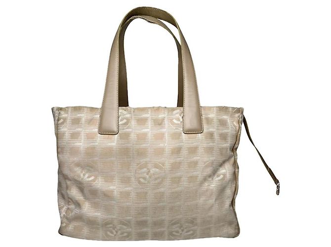 Timeless Chanel Beiger Polyester-Handtasche
