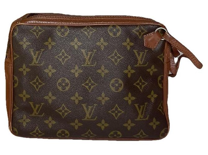 Clutch de couro marrom Louis Vuitton Metis
