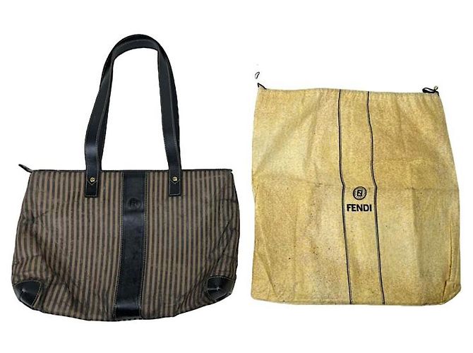 Fendi Baguette schwarze Lederhandtasche