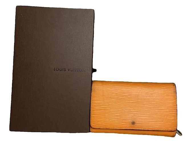 Louis Vuitton Capucines orange Leder Geldbörse