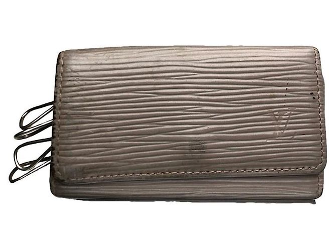 Bolsa de couro cinza Lockme da Louis Vuitton
