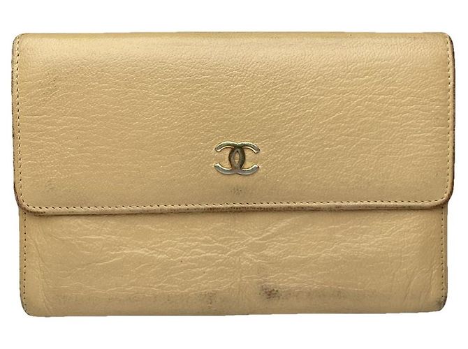 Chanel Timeless/Classique Beige Leather Wallet
