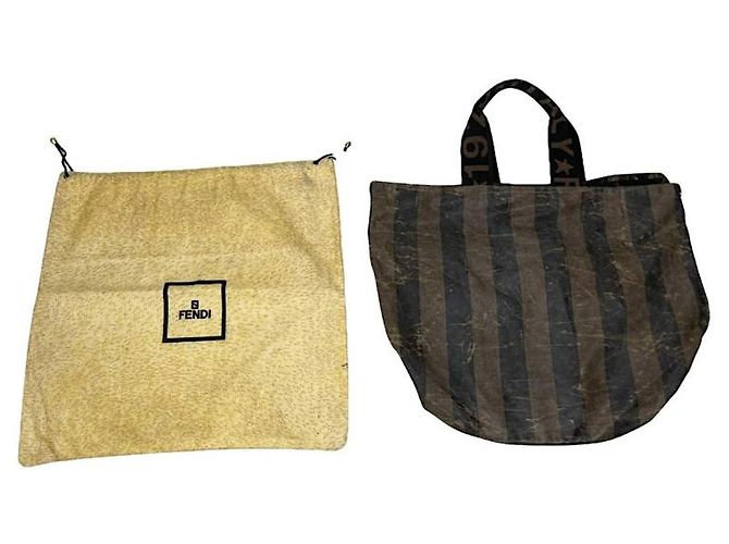 Fendi Baguette schwarze Lederhandtasche