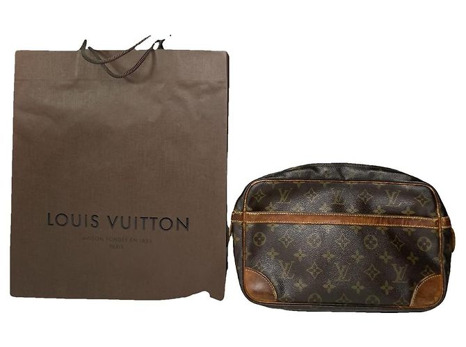 Louis Vuitton Chantilly braune Leder-Clutch