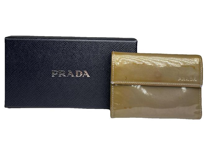 Portefeuille en cuir verni kaki Prada