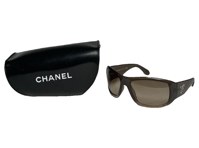 Timeless Gafas de sol de plástico caqui de Chanel