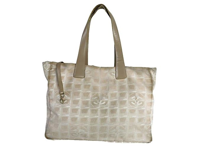 Timeless Chanel Beiger Polyester-Handtasche