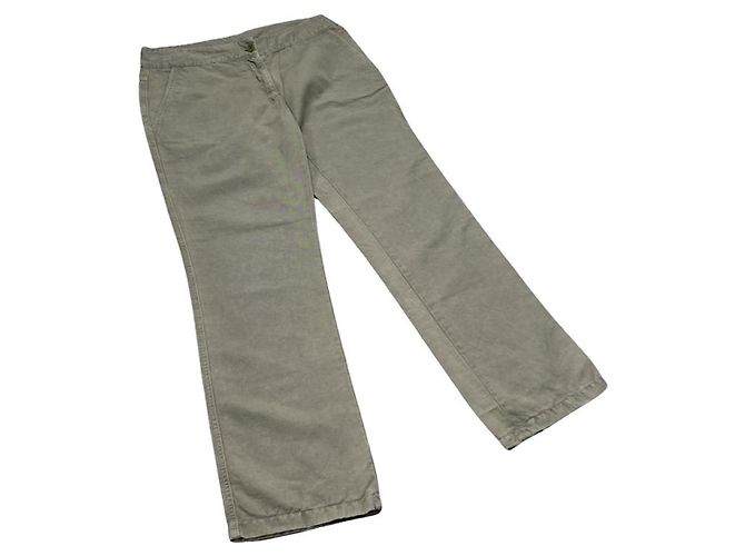 Calça de linho bege da Prada