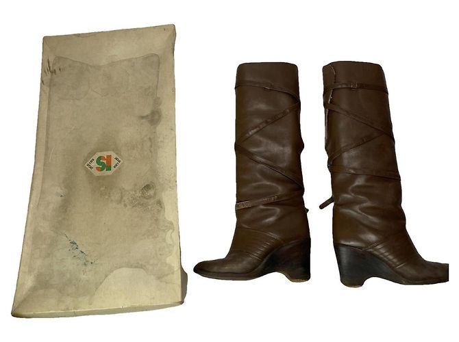 Bota de couro marrom Issey Miyake