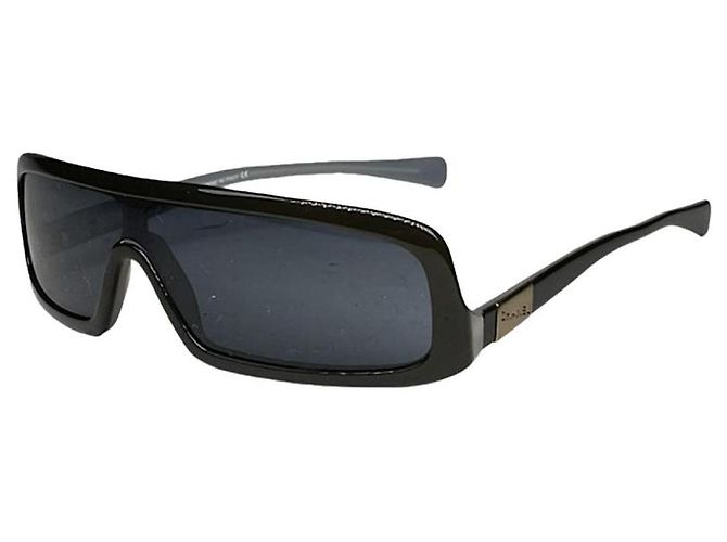 Gafas de sol de plástico negro Chanel
