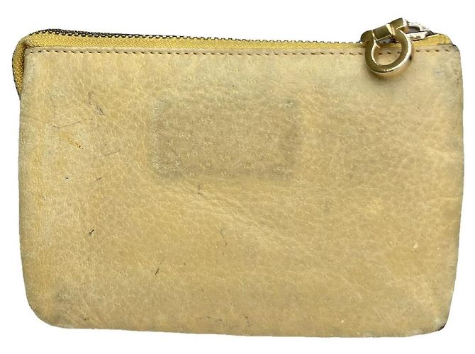 Billetera de cuero beige Salvatore Ferragamo