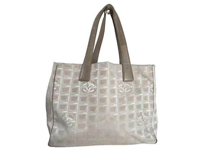 Chanel Beiger Polyester-Handtasche