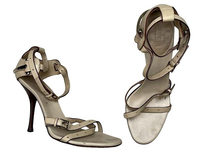 Gucci Beiger Lackleder Absatz
