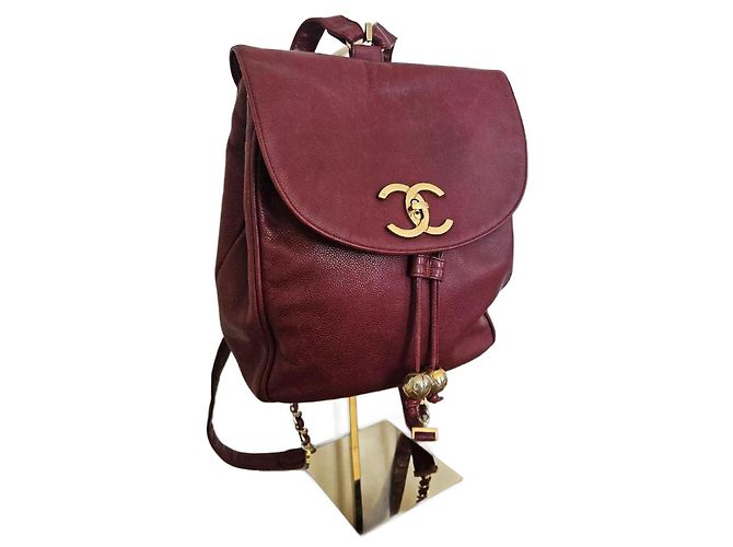 Mochila Chanel de piel burdeos