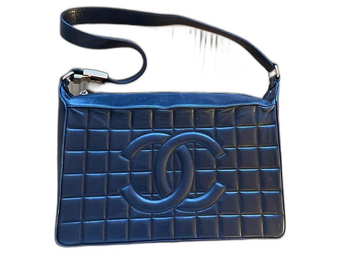Bolsa Chanel Choco Preta em Pele de Cordeiro Preto