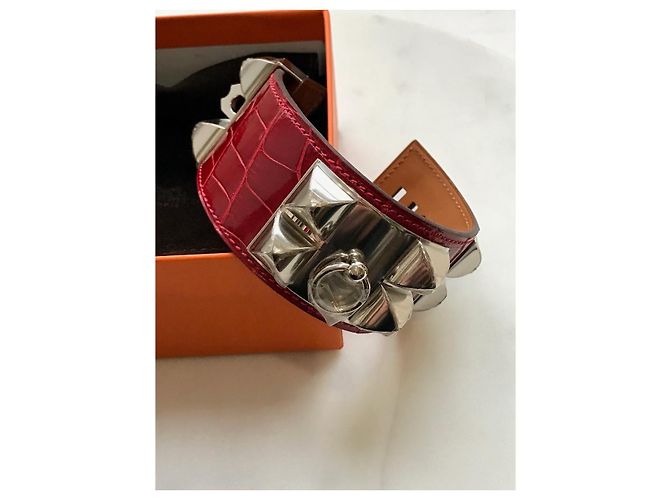 Médor Hermès HERMES Bracelets T.  Crocodile Red 
