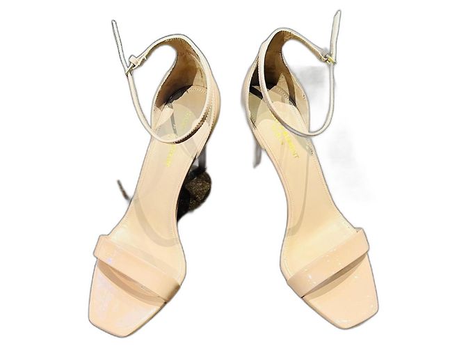Saint Laurent Sandalia de charol stiletto 'Jane' Beige