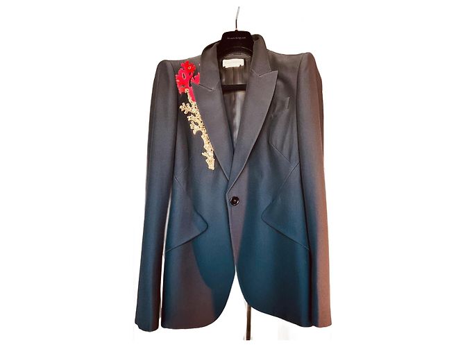 Alexander Mcqueen Coral-embellished One-button Viscose Blazer In Black