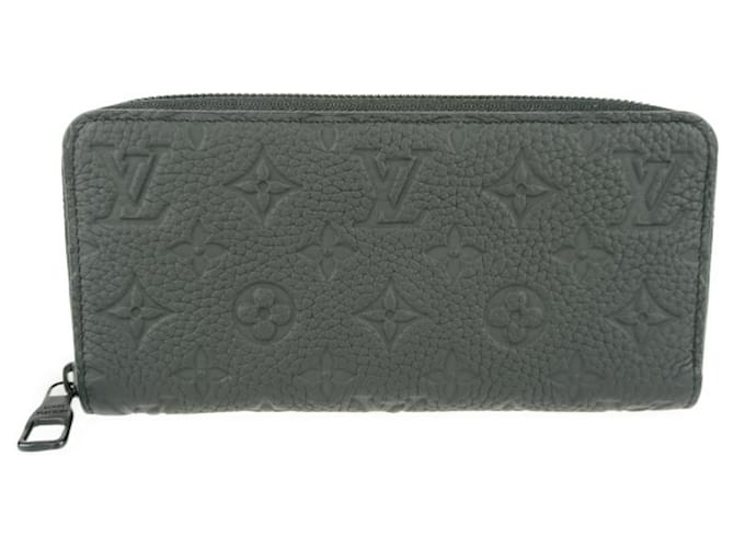 Louis Vuitton Zippy Wallet in Black Taurillon Leather  ref.2055000