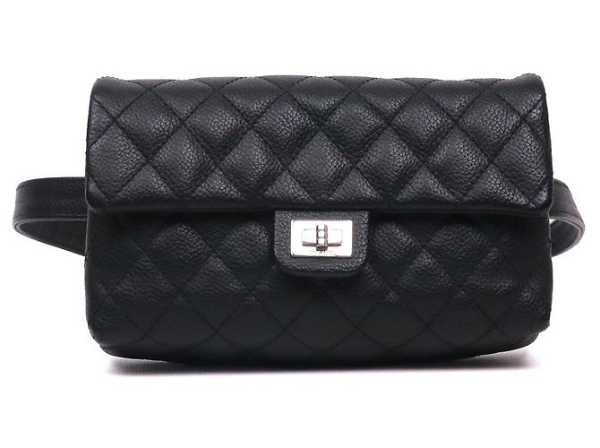 CHANEL - Bolsa de cinto Chanel 2.55 em couro texturizado preto