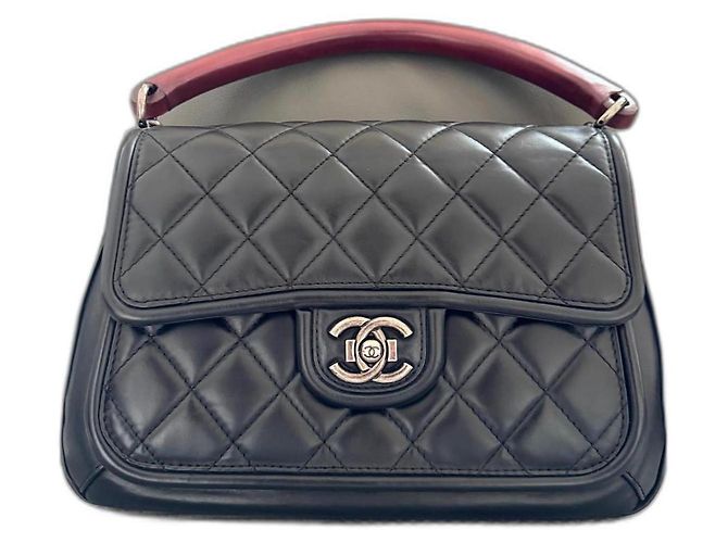Timeless Chanel atemporal com alça e corrente de assinatura Preto