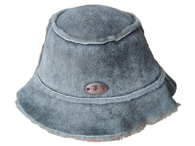 CÉLINE CHAPÉU DE PELE DE OVELHA. Caqui