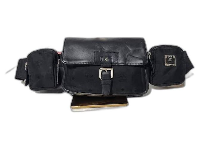 Borsa a vita/bumbum MCM in nylon e pelle Jamison a triplo scomparto nera Nero