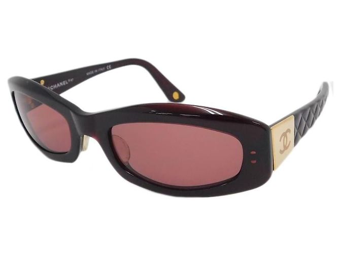 Óculos de sol acolchoados marrons e vermelhos com logo CC dourado Chanel 5014 Marrom