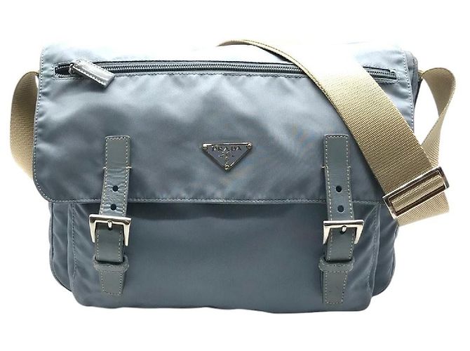 Bolsa transversal Prada Sport em nylon azul claro com alça de couro e logotipo