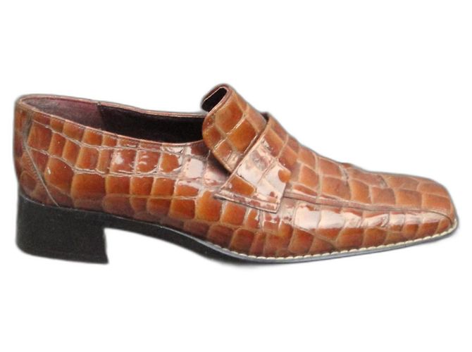 Autre Marque Mocasines Impertinente de charol marrón claro efecto cocodrilo