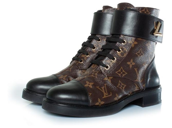 Louis Vuitton, wonderland flat rangers in monogram