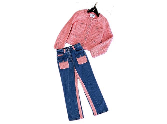 Ensemble eccezionale in tweed di Chanel con giacca e jeans 38 FR Rosa
