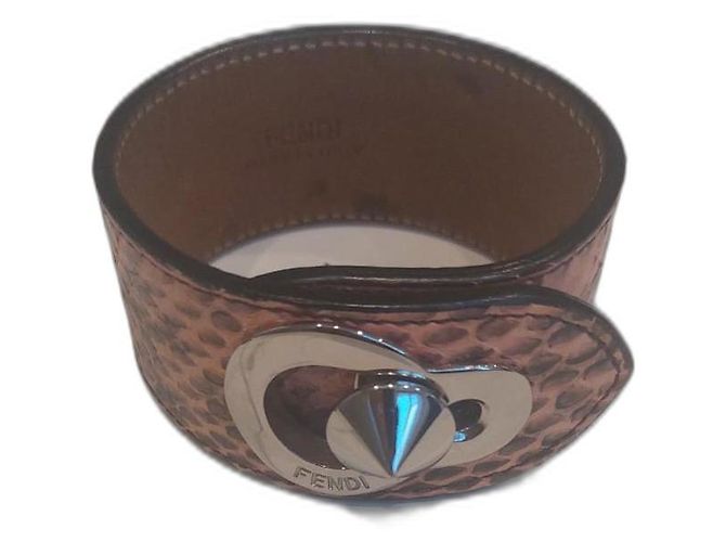 Pulseira Fendi Rosa de Couro Exótico de Cobra