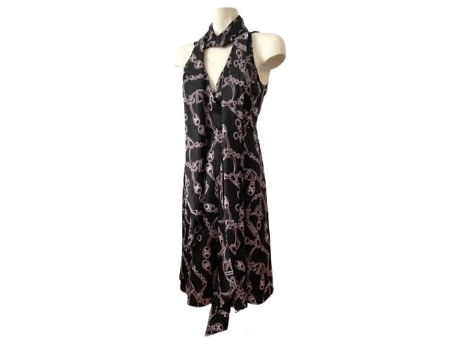 Autre Marque Vestido de seda con estampado de cadena logo y escote en V