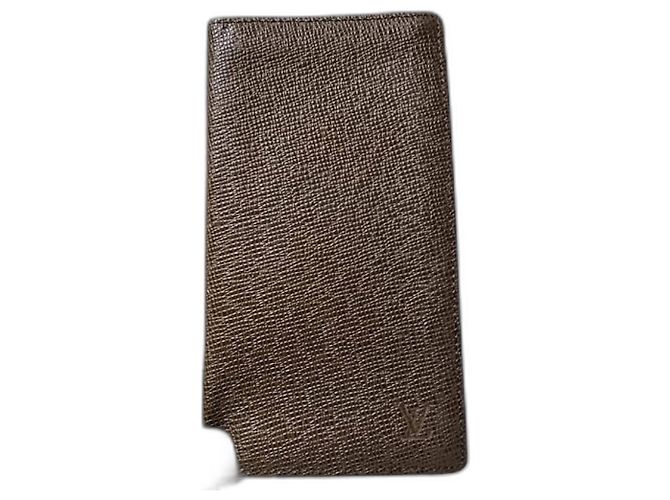 Cartera larga bifold de cuero Taiga Louis Vuitton marrón Castaño
