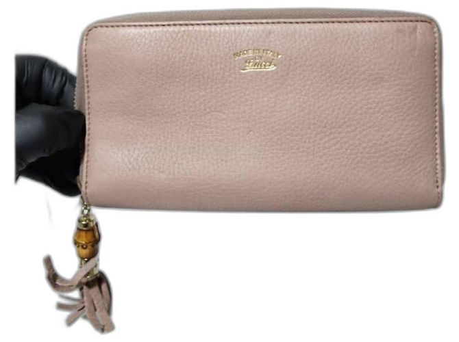 Bamboo GUCCI Cartera con cremallera alrededor de piel de ternera Cellarius con borlas de bambú Rosa claro