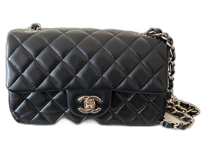 Timeless Chanel Mini bolsa clássica preta em pele de cordeiro Preto