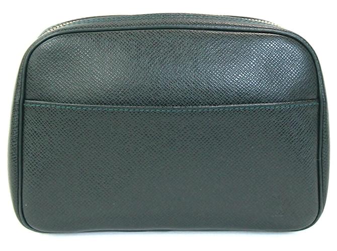 Louis Vuitton Taiga Clutch Bag Leather  ref.2095046