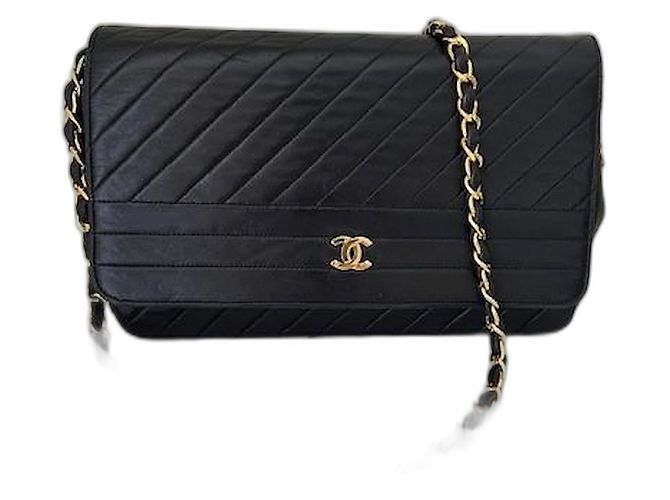 Chanel Timeless classic medium with chevrons Black