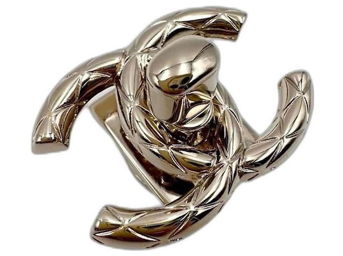Chanel Verschluss CC hellgold Golden