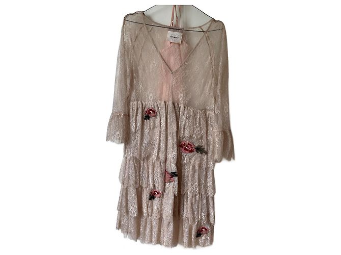 Twin Set Spitzenkleid in Rosa mit Rüschen Pink