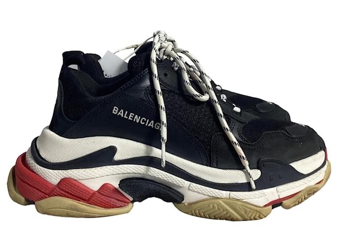 Balenciaga Triple S Sneakers in Black Polyurethane Plastic  ref.2099137